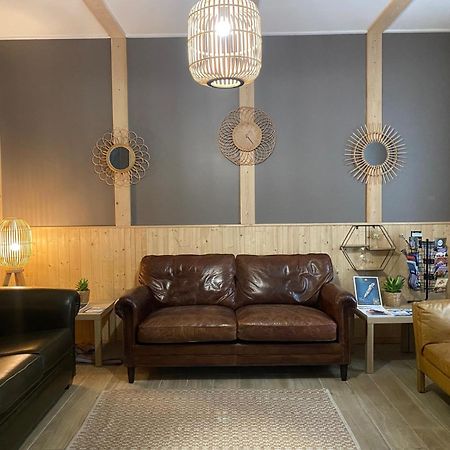 Bohobos Hostel Антиб Экстерьер фото