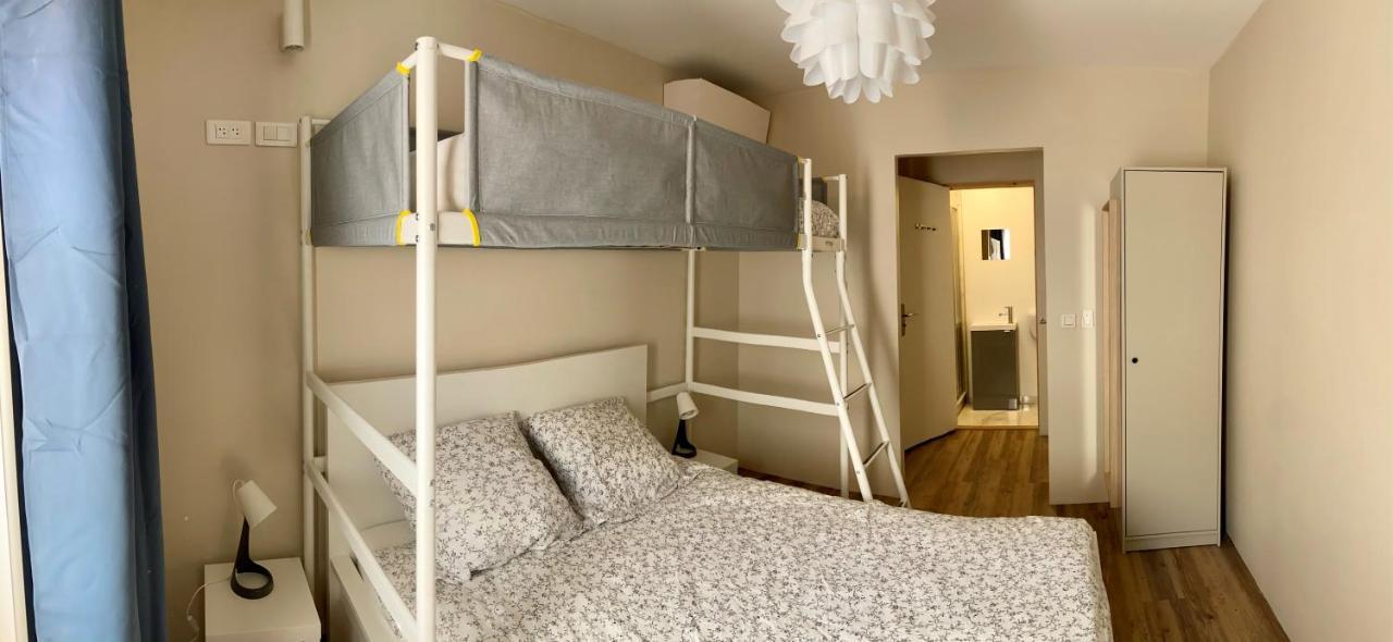 Bohobos Hostel Антиб Экстерьер фото