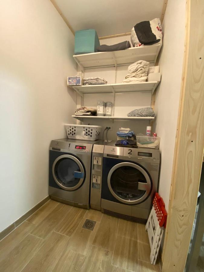 Bohobos Hostel Антиб Экстерьер фото