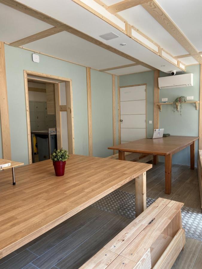 Bohobos Hostel Антиб Экстерьер фото