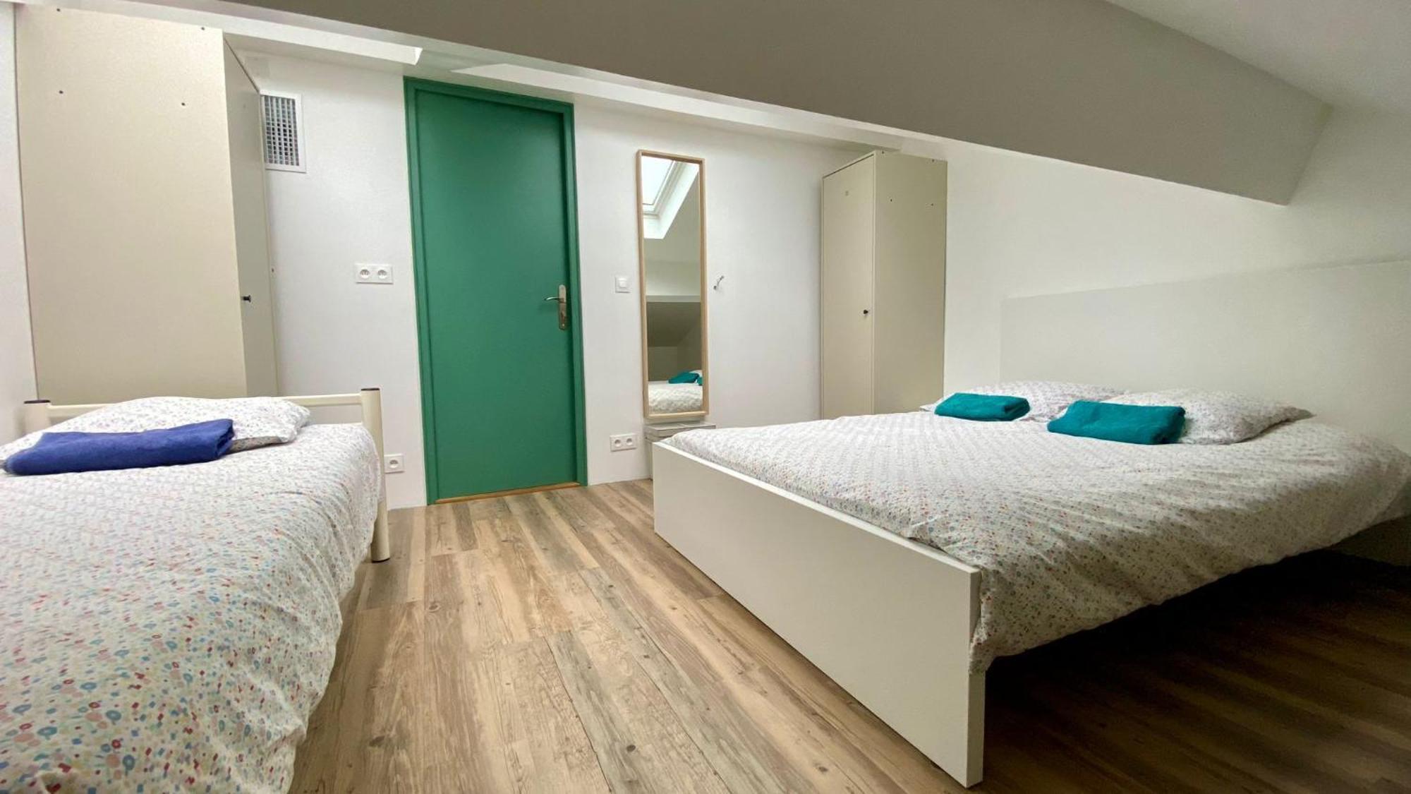 Bohobos Hostel Антиб Экстерьер фото